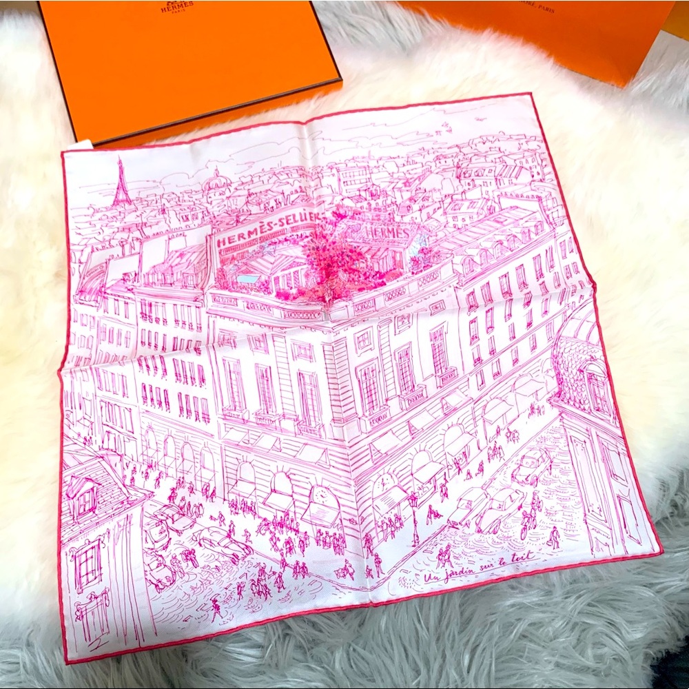 Hermes Un Jardin sur le Toit scarf pink/white